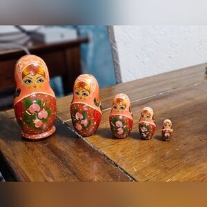 Russian Nesting Wooden Stacking Dolls Vintage 5 Total Holiday Christmas EUC